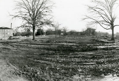 1989 Construction site for new business building